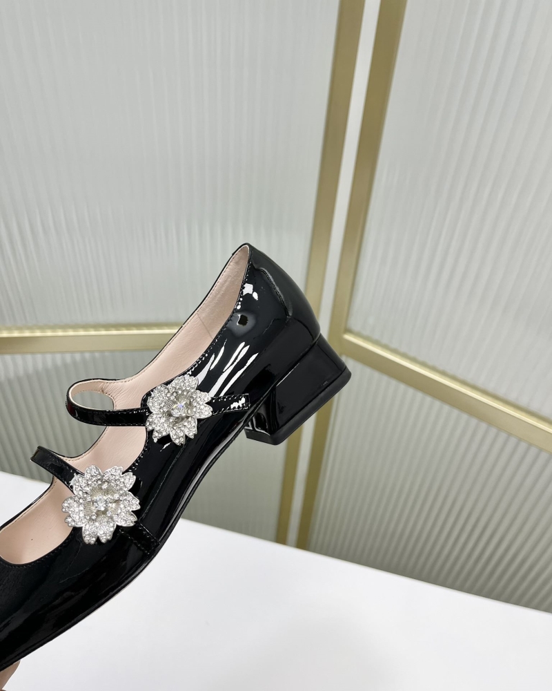 Roger Vivier flat shoes